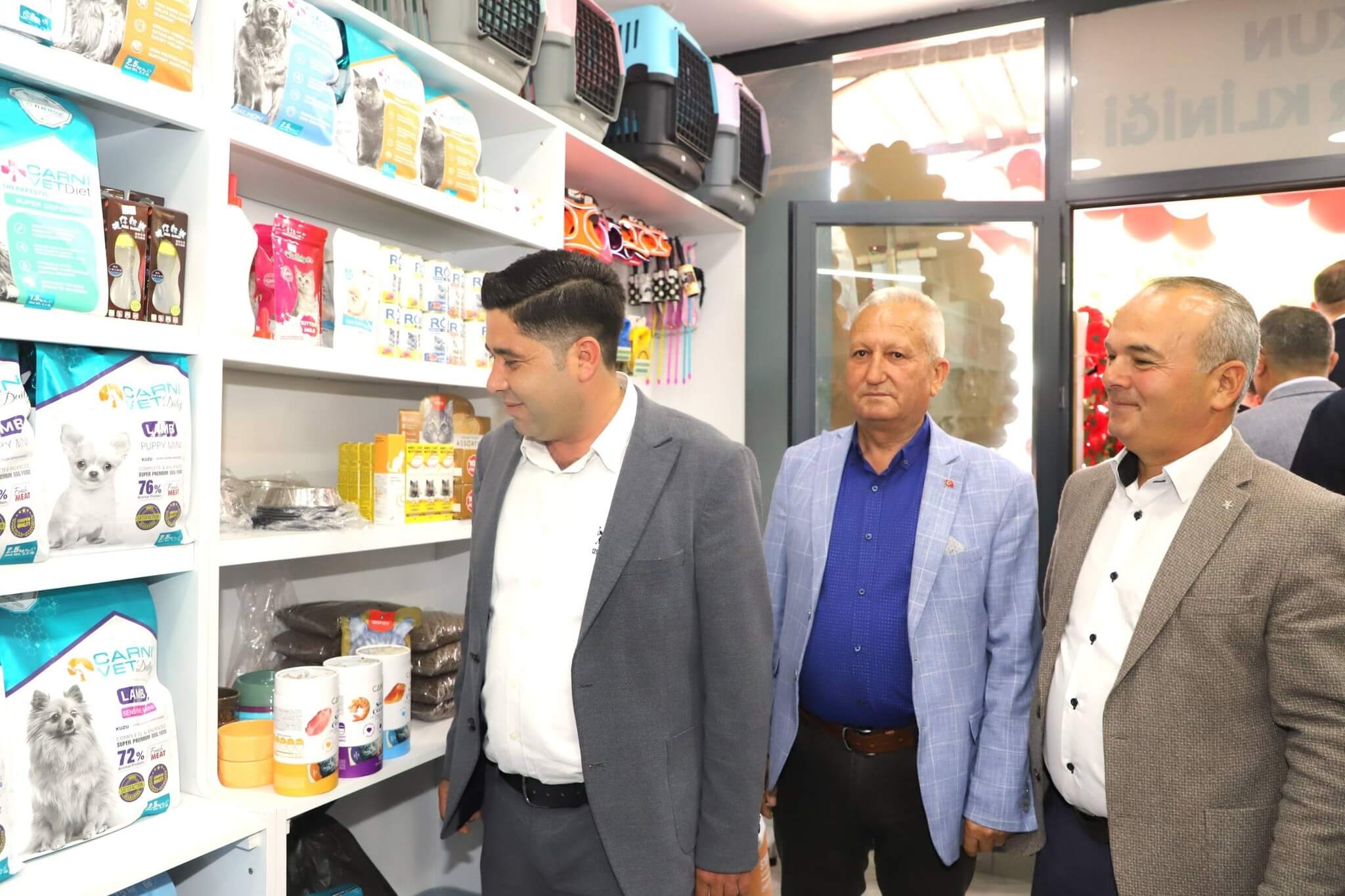 Aksu Belediye Başkan Vekili Coşkun Veteriner Kliniği iç mekan turu Antalya